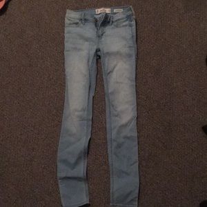 Hollister Low Rise Super Skinny light washed jeans